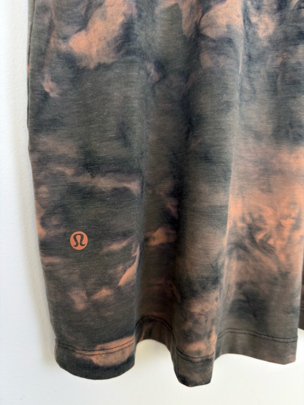 Lululemon Polo Shirt Mens L Tie Dye Brown Black Short Sleeve Performance - Picture 4 of 6